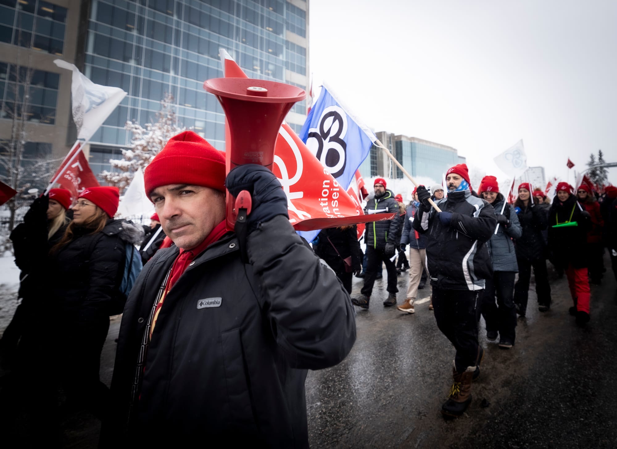 La grève continue pour les syndicats de la FAE